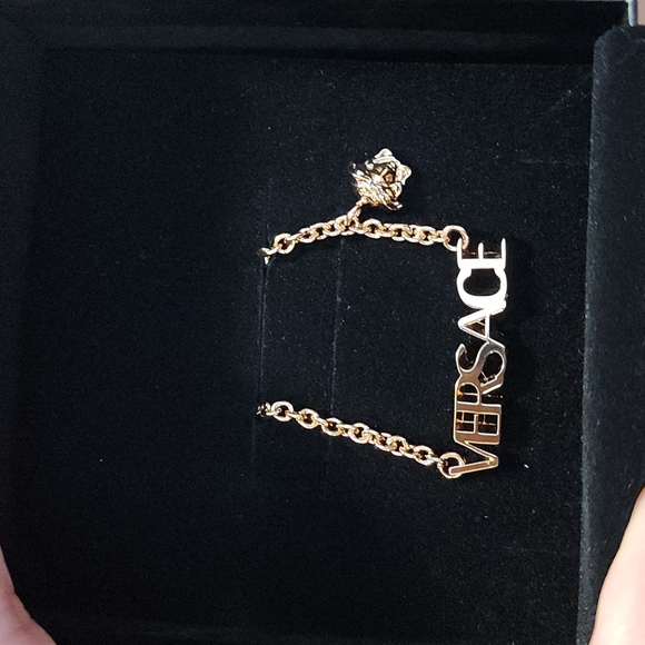 NWT AUTHENTIC VERSACE MEDUSA NECKLACE - Picture 9 of 16